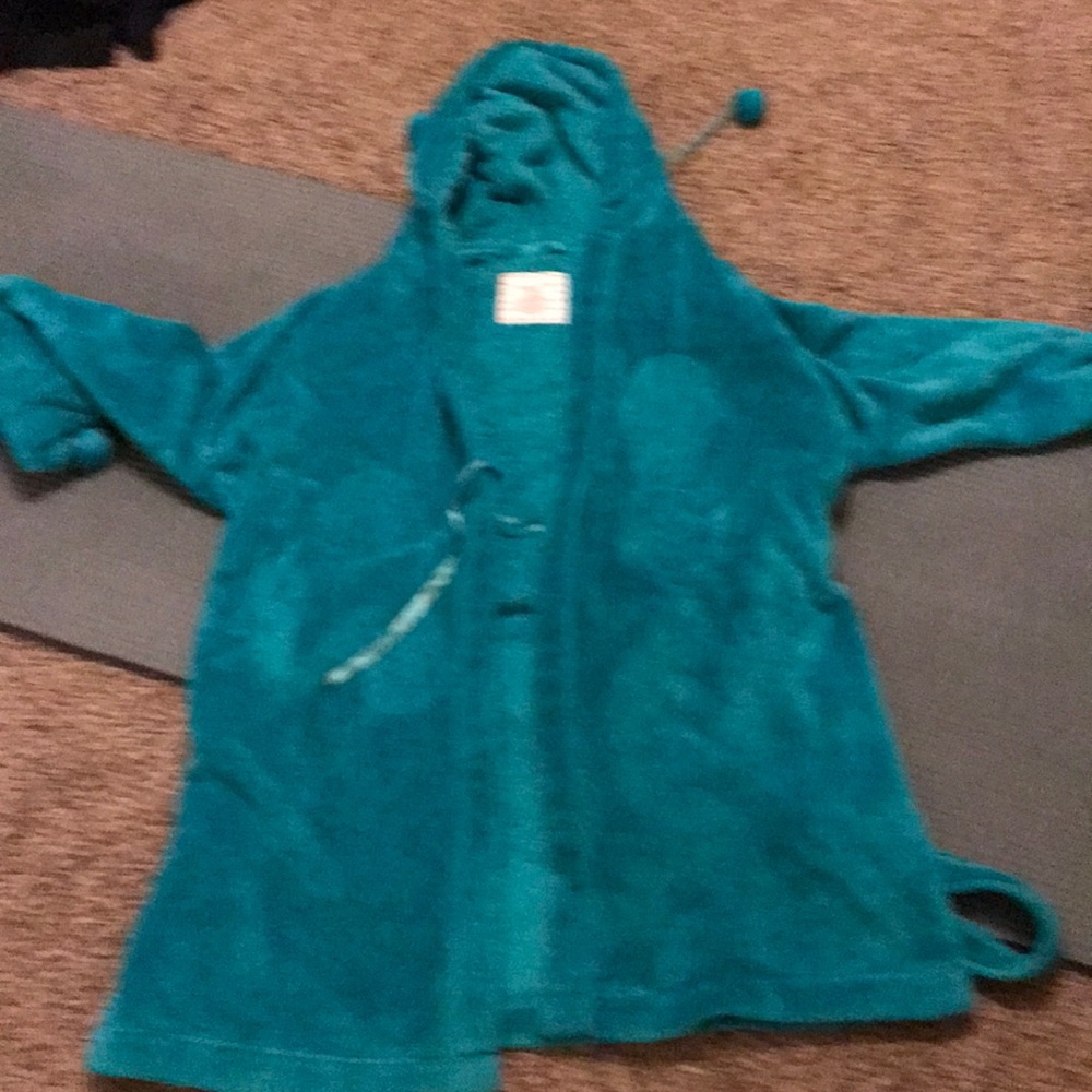 Women’s short fluffy robe